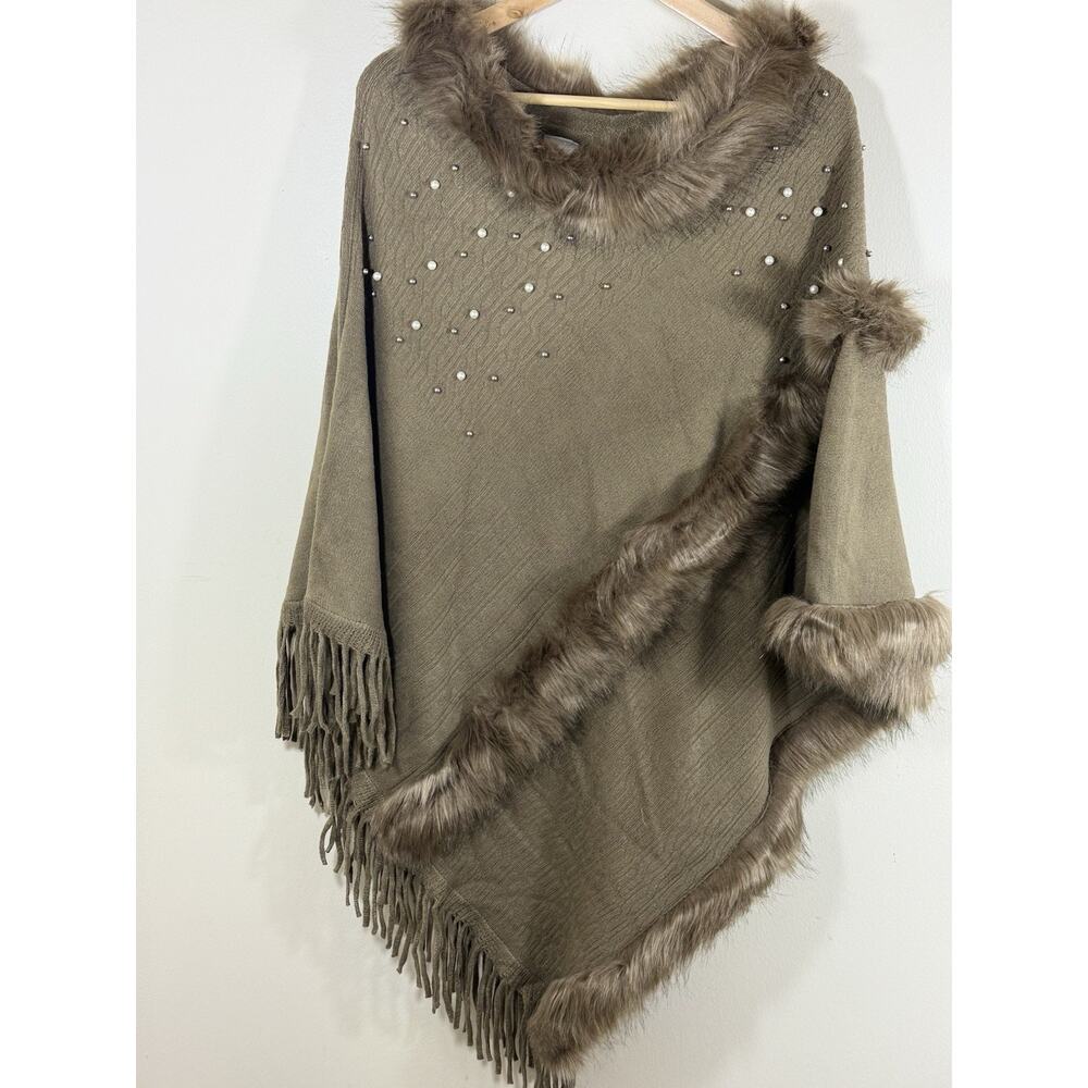 Northern Angel Women’s Fur L XL Taupe Poncho Shawl Mob Wife